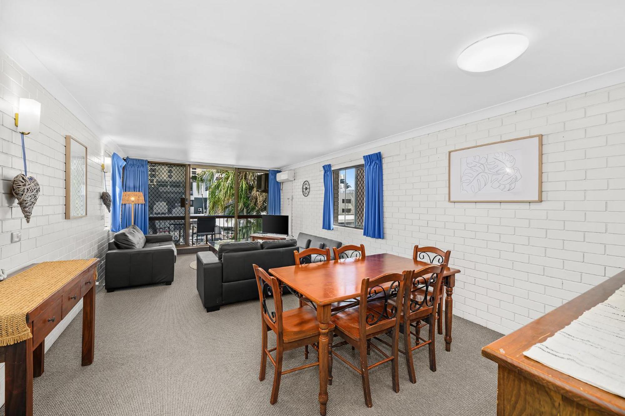 Apartment Surfers Paradise- Meters From The Beach!