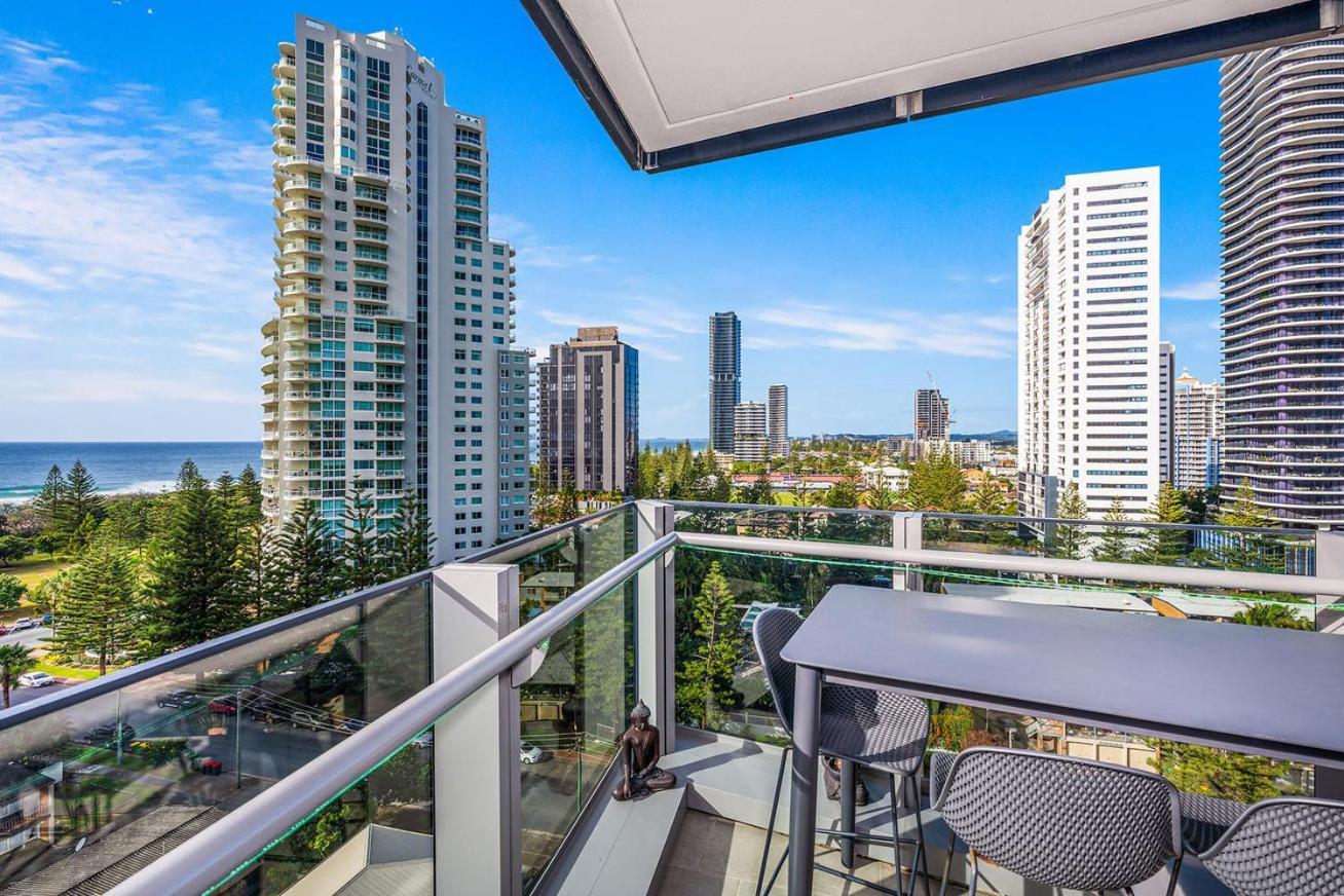 2 Bedroom Ocean-viewing * Gold Coast