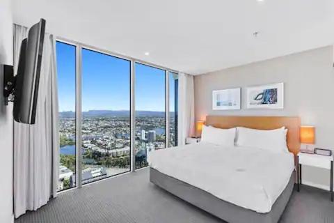 Lvl 39 - Panoramic Hilton Living With Ocean Views Gold Coast