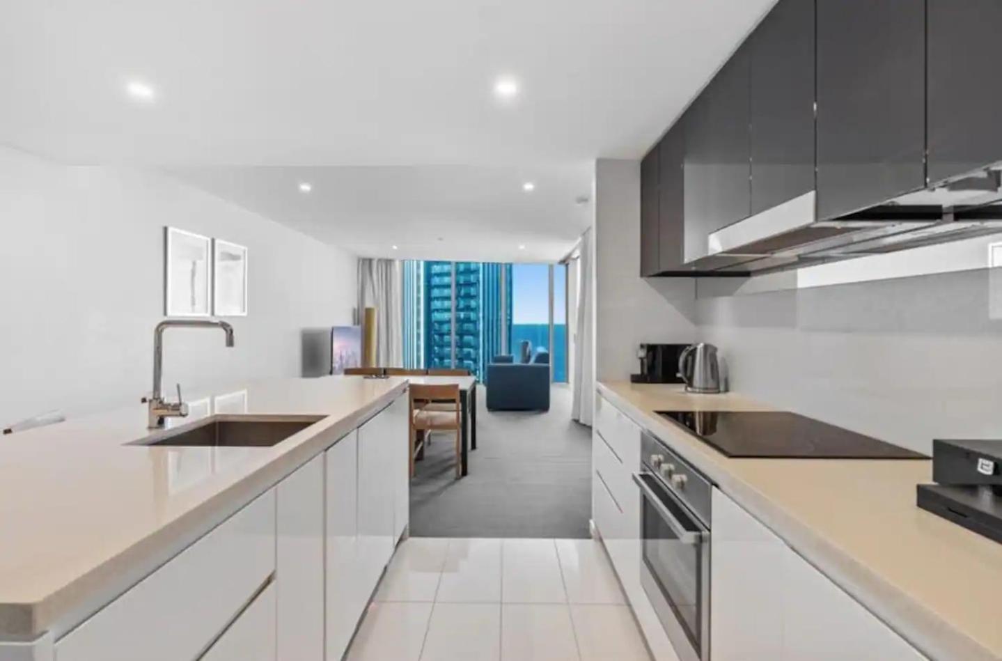 Lvl 39 - Panoramic Hilton Living With Ocean Views