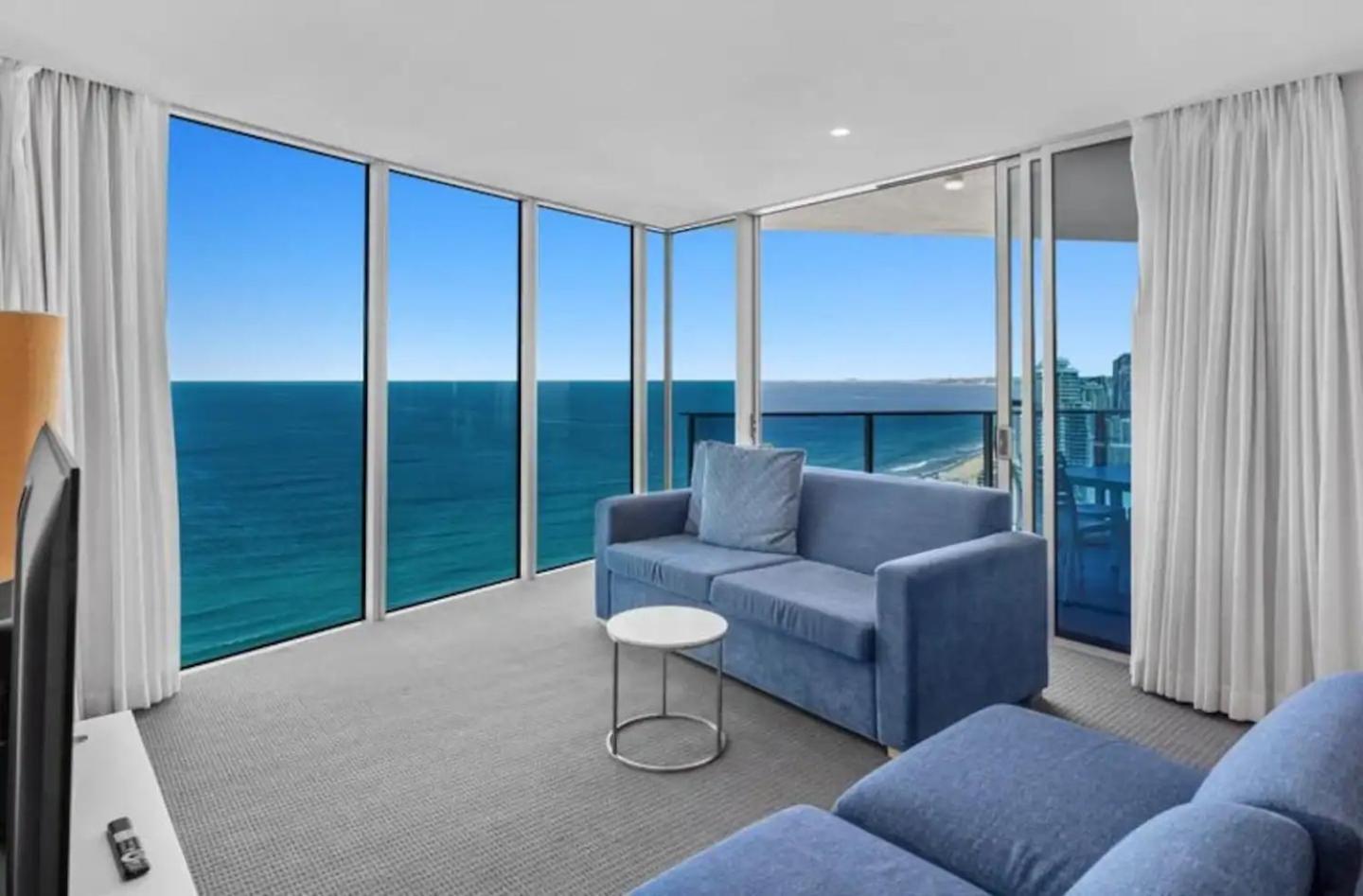 Lvl 39 - Panoramic Hilton Living With Ocean Views Gold Coast