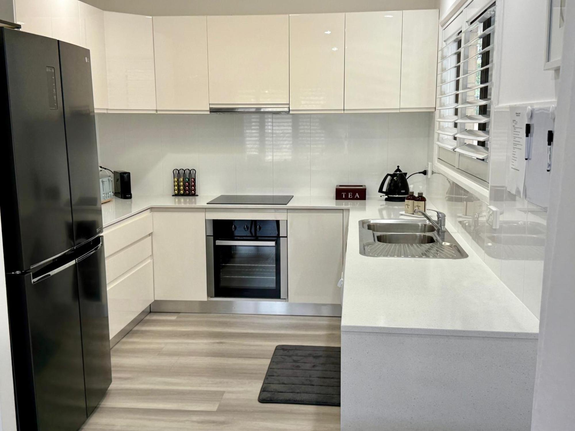 Villa Casa Bella - Paradise, 3 Bedroom, Guest House, Gold Coast