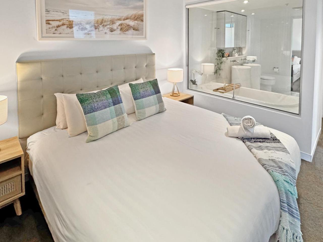 Apartment Perfect Beachside Getaway Oracle Tower 2, 8th Floor *