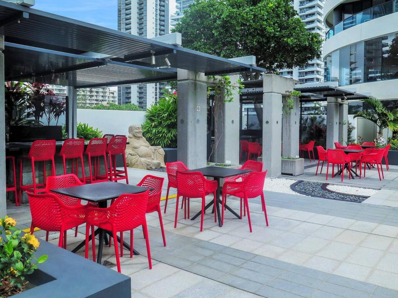 Perfect Beachside Getaway Oracle Tower 2, 8th Floor Apartment