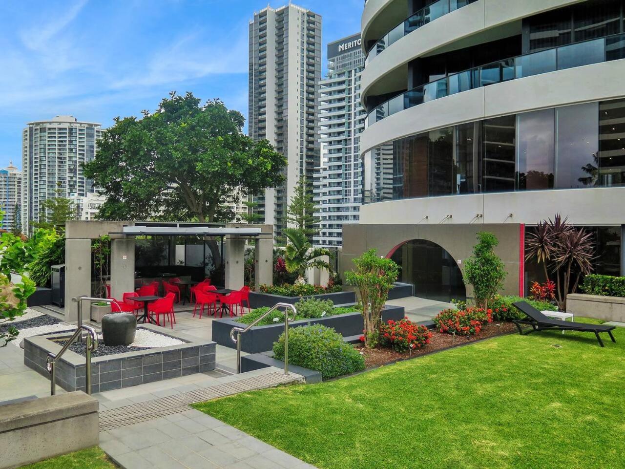 Apartment Perfect Beachside Getaway Oracle Tower 2, 8th Floor