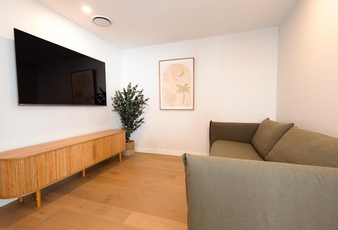 Serenity Broadbeach * Gold Coast