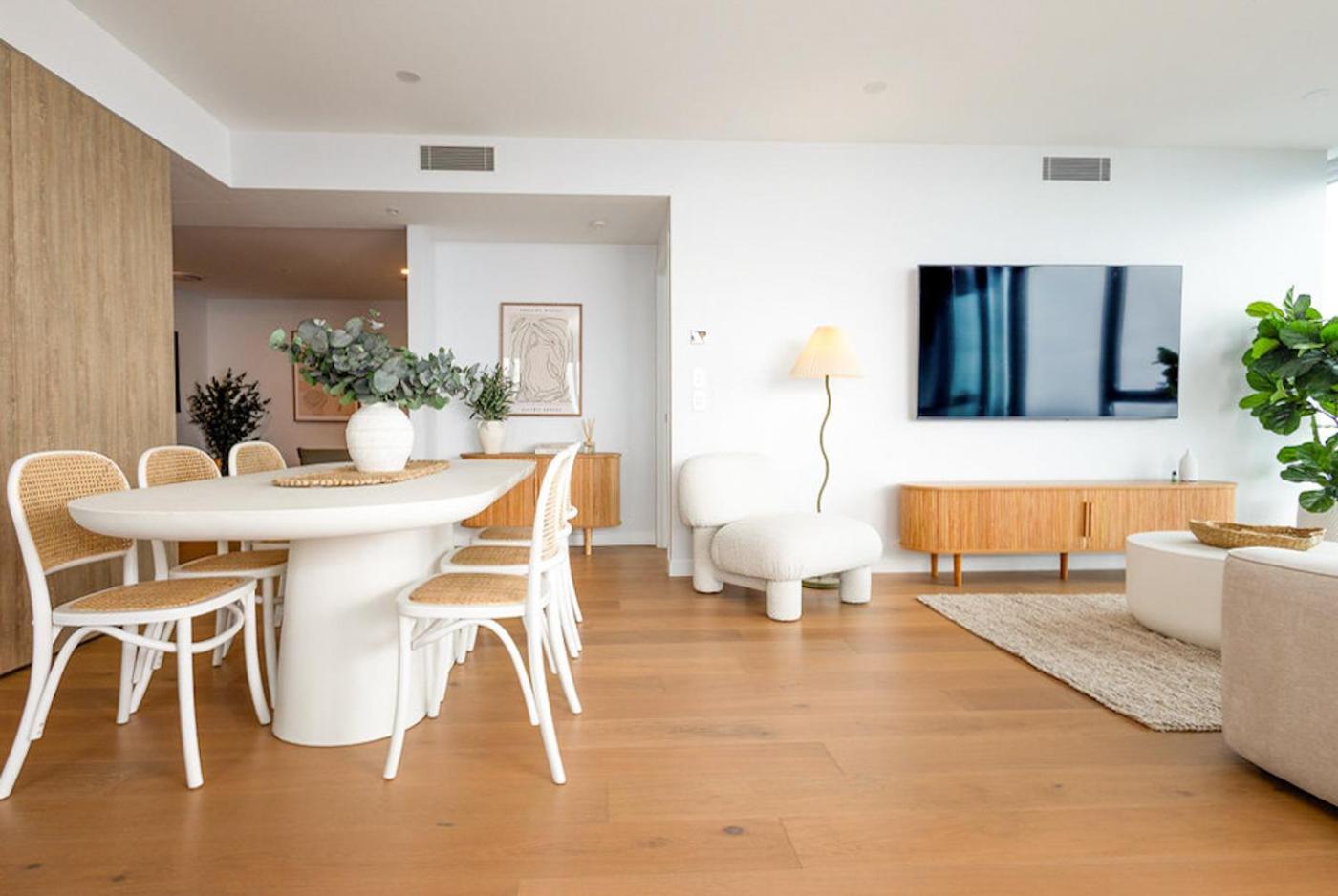 Serenity Broadbeach Apartment Gold Coast