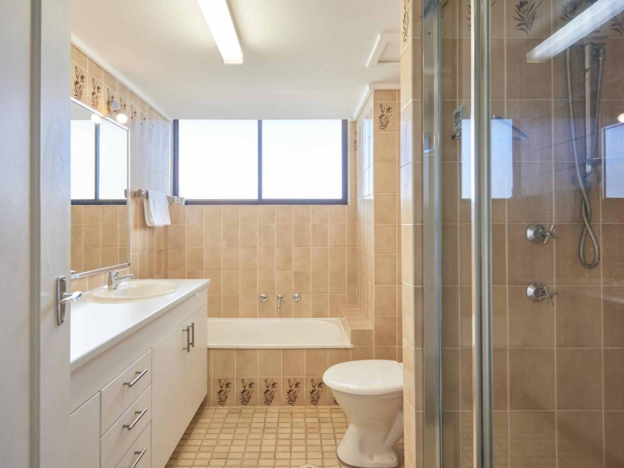 Serain Residences In Imperial Building * Gold Coast