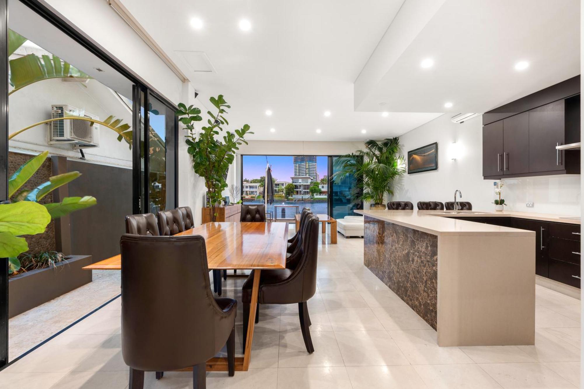 3 M Luxury Waterfront In Paradise Pets Welcome Gold Coast