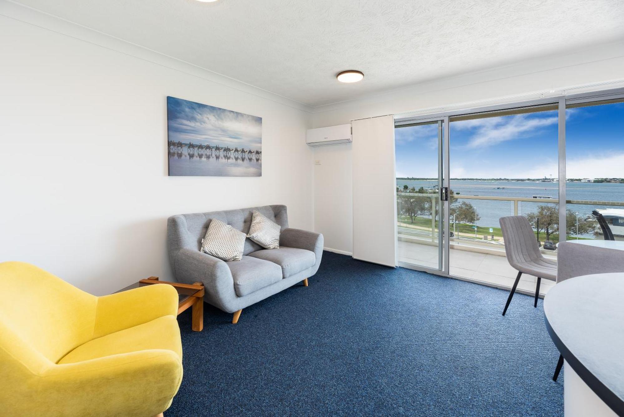 Broadwater View In Southport 1b Gold Coast