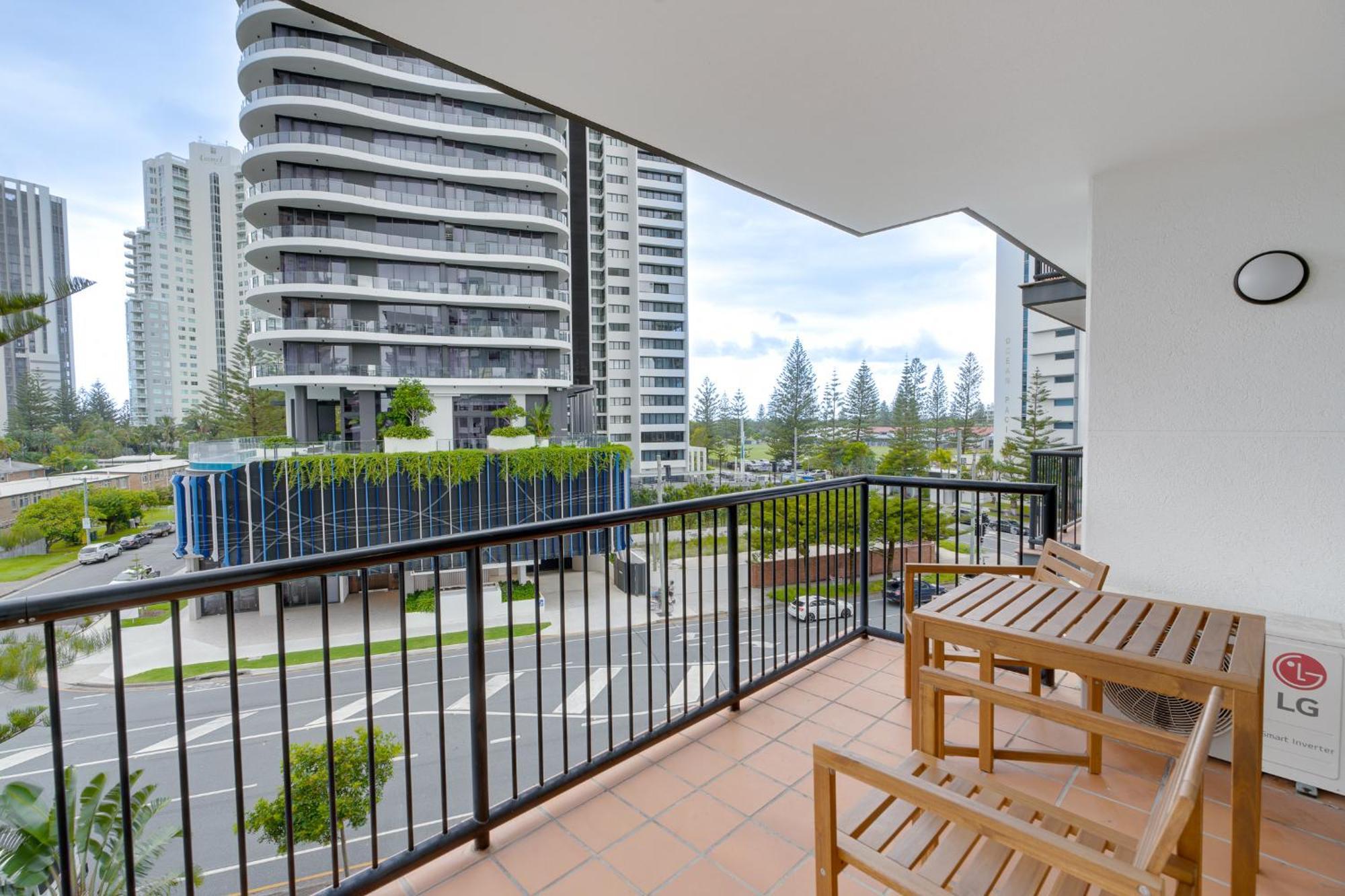 Apartment Luxurious 1-bedroom Retreat In Heart Of Broadbeach