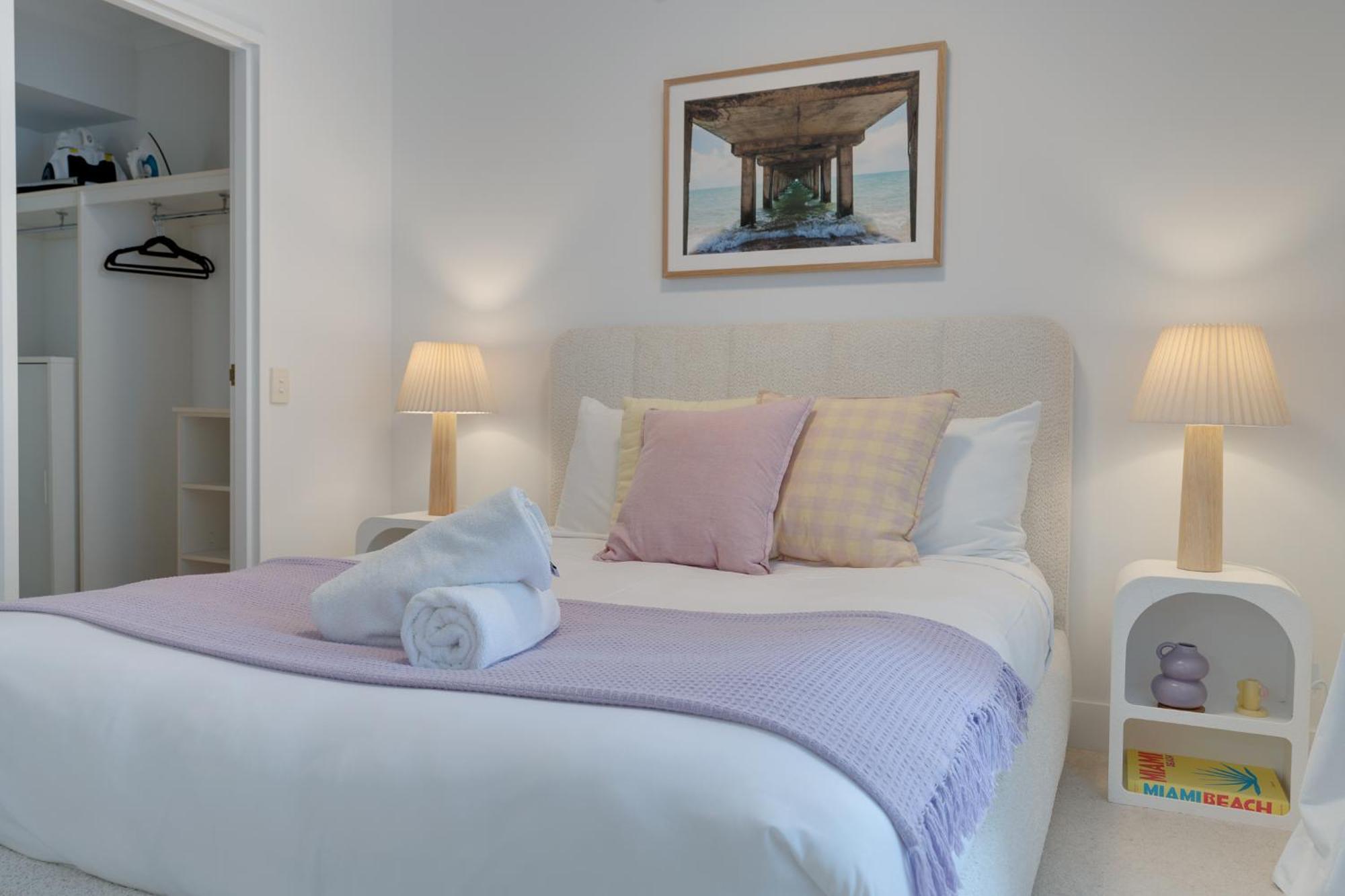 Luxurious 1-bedroom Retreat In Heart Of Broadbeach Apartment