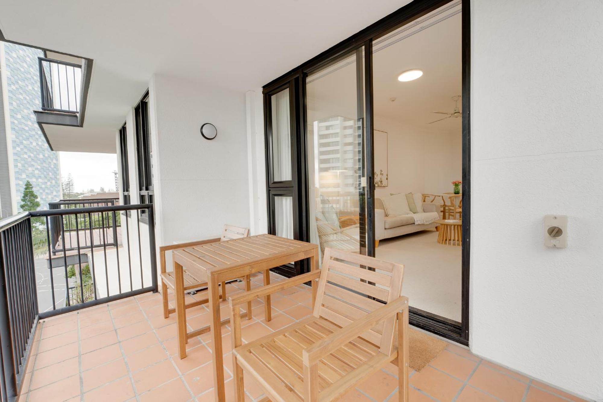 Luxurious 1-bedroom Retreat In Heart Of Broadbeach Apartment *