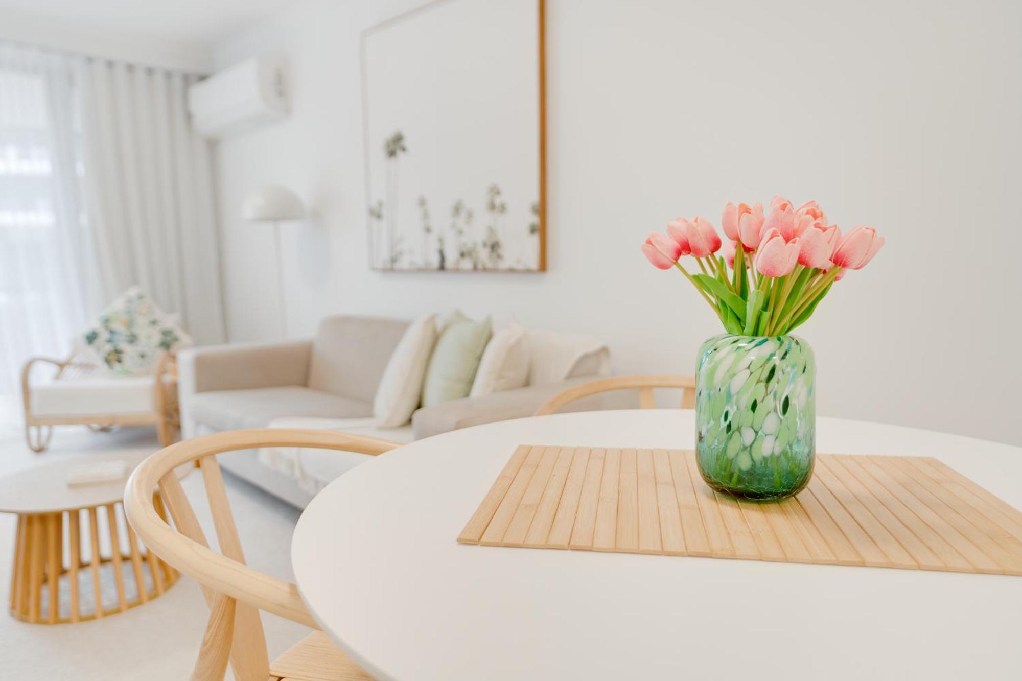 Luxurious 1-bedroom Retreat In Heart Of Broadbeach Apartment Gold Coast