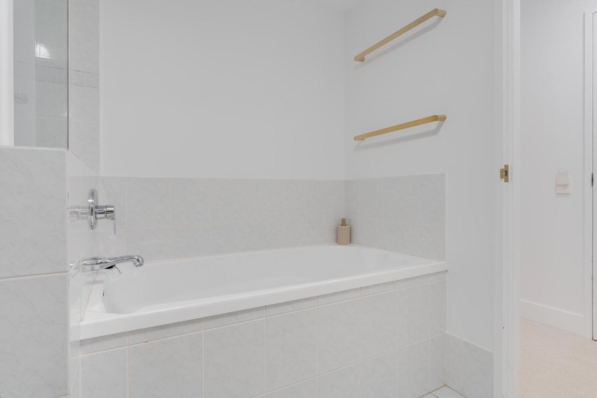 Luxurious 1-bedroom Retreat In Heart Of Broadbeach *