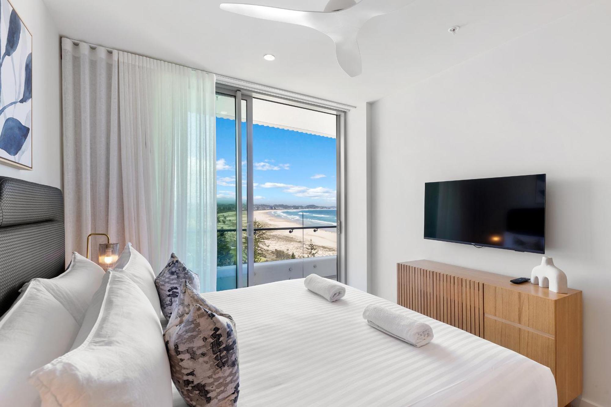 Oceanview 2br 2ba In The Miles Residences Kirra Apartment *