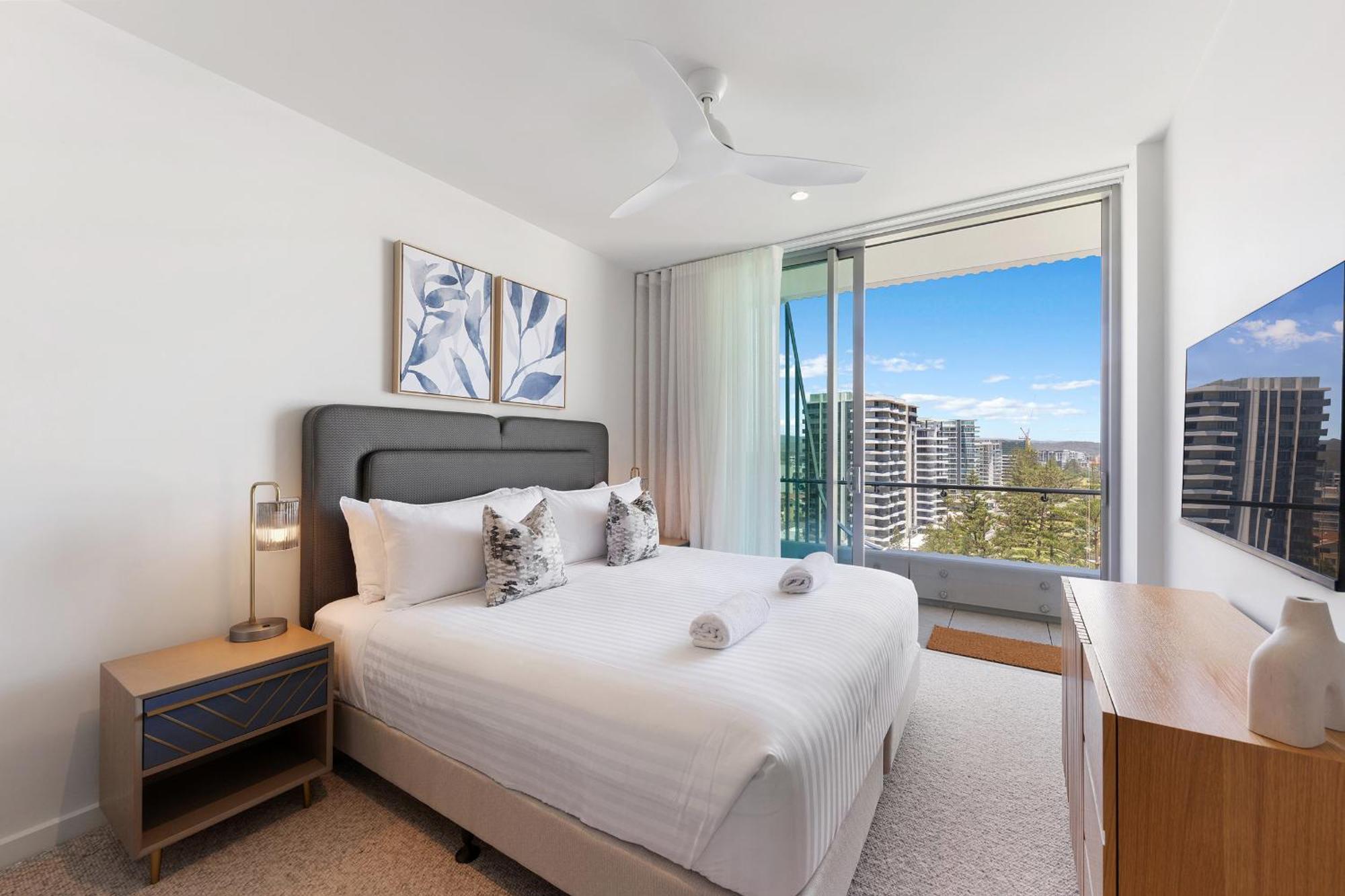 Oceanview 2br 2ba In The Miles Residences Kirra * Gold Coast