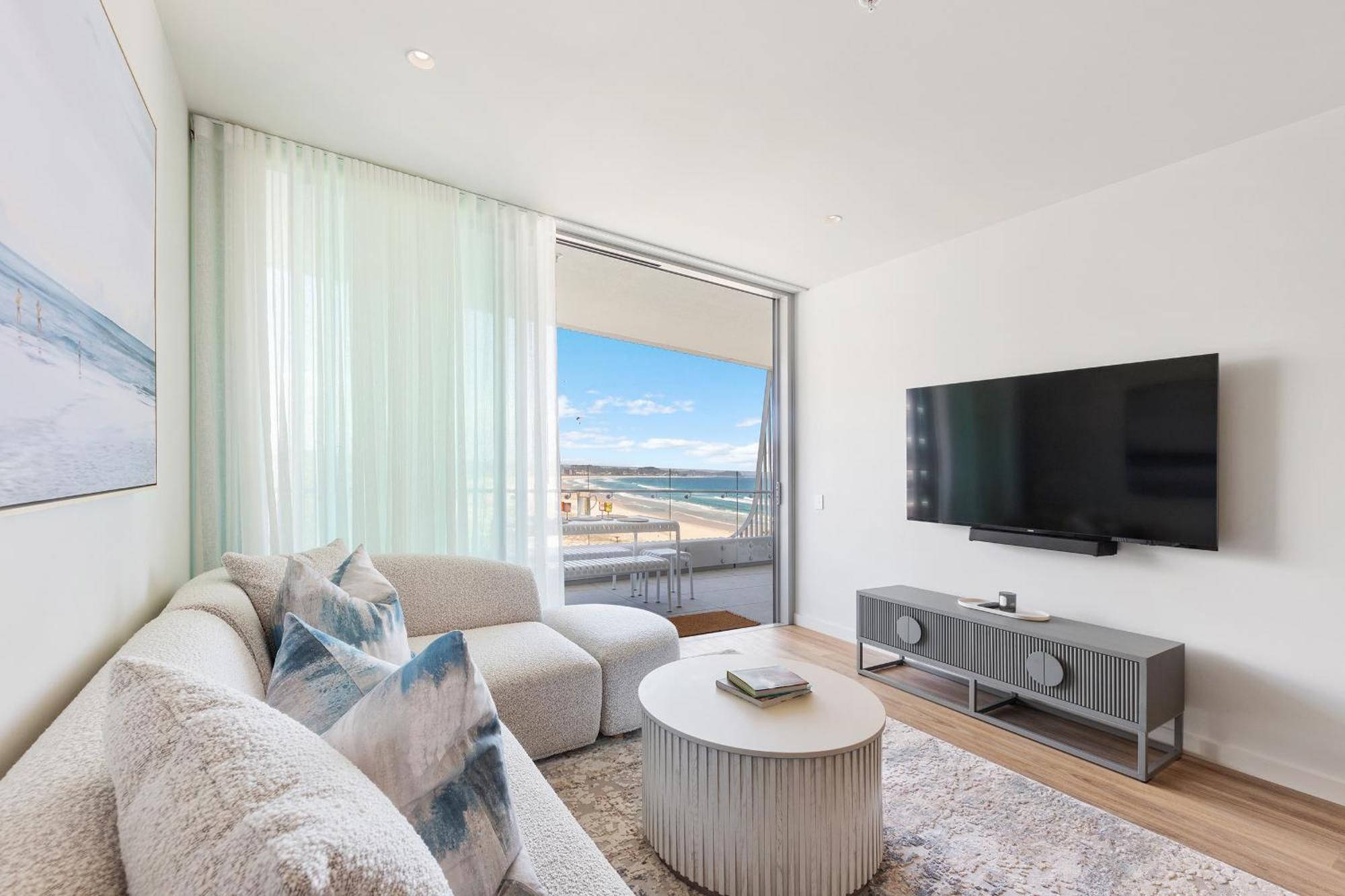 Oceanview 2br 2ba In The Miles Residences Kirra