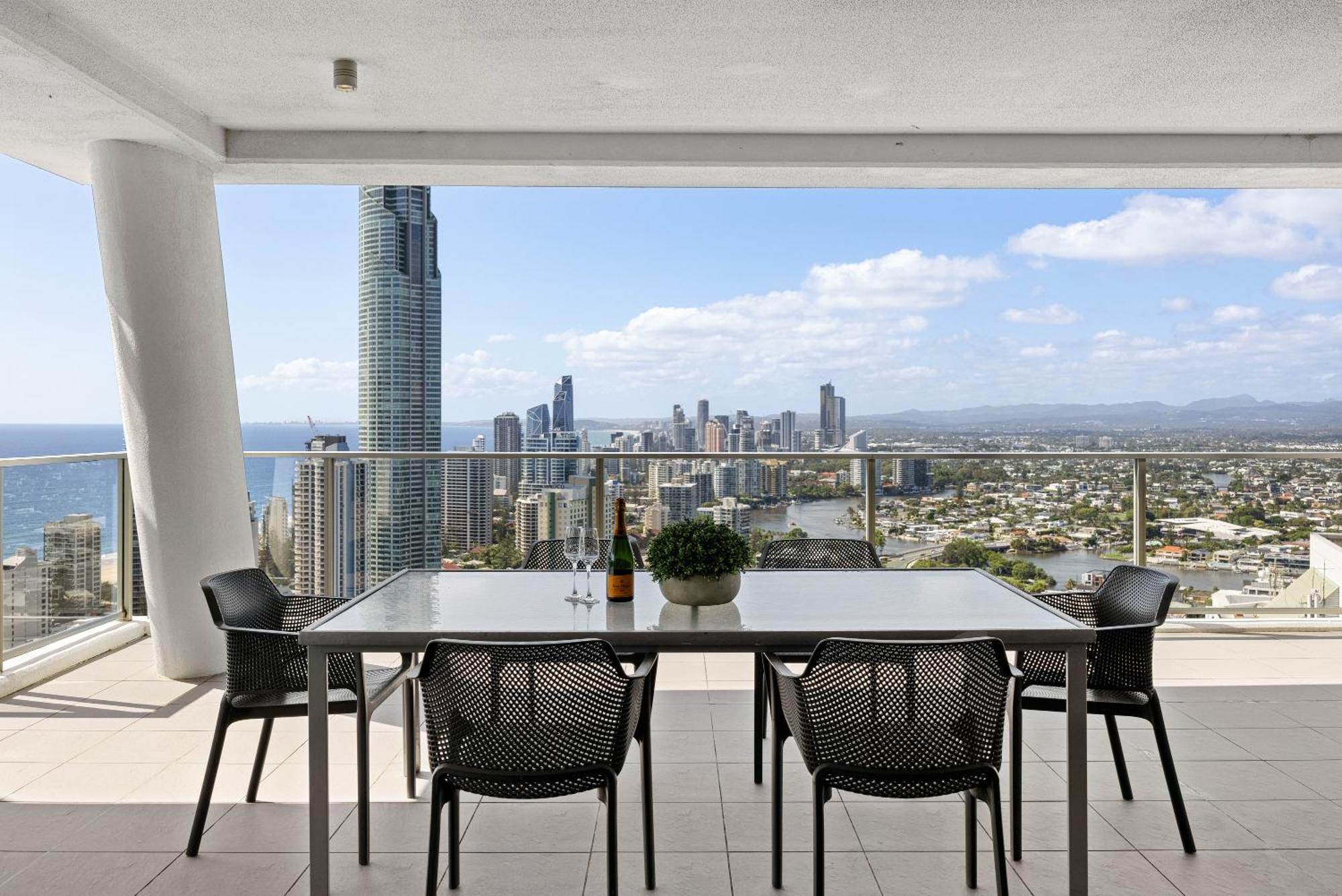 Circle On Cavill Gold Coast