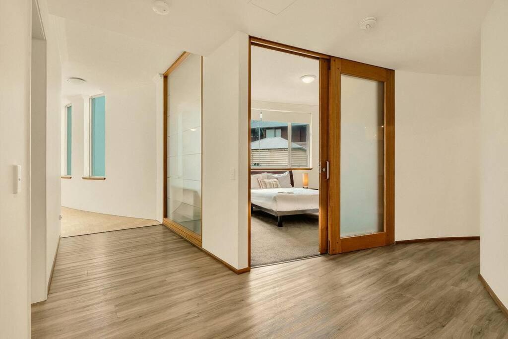 Waves 203 On Currumbin Gold Coast