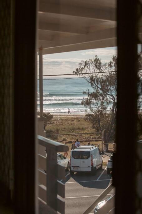 White Dolphin, Unit 7 Gold Coast