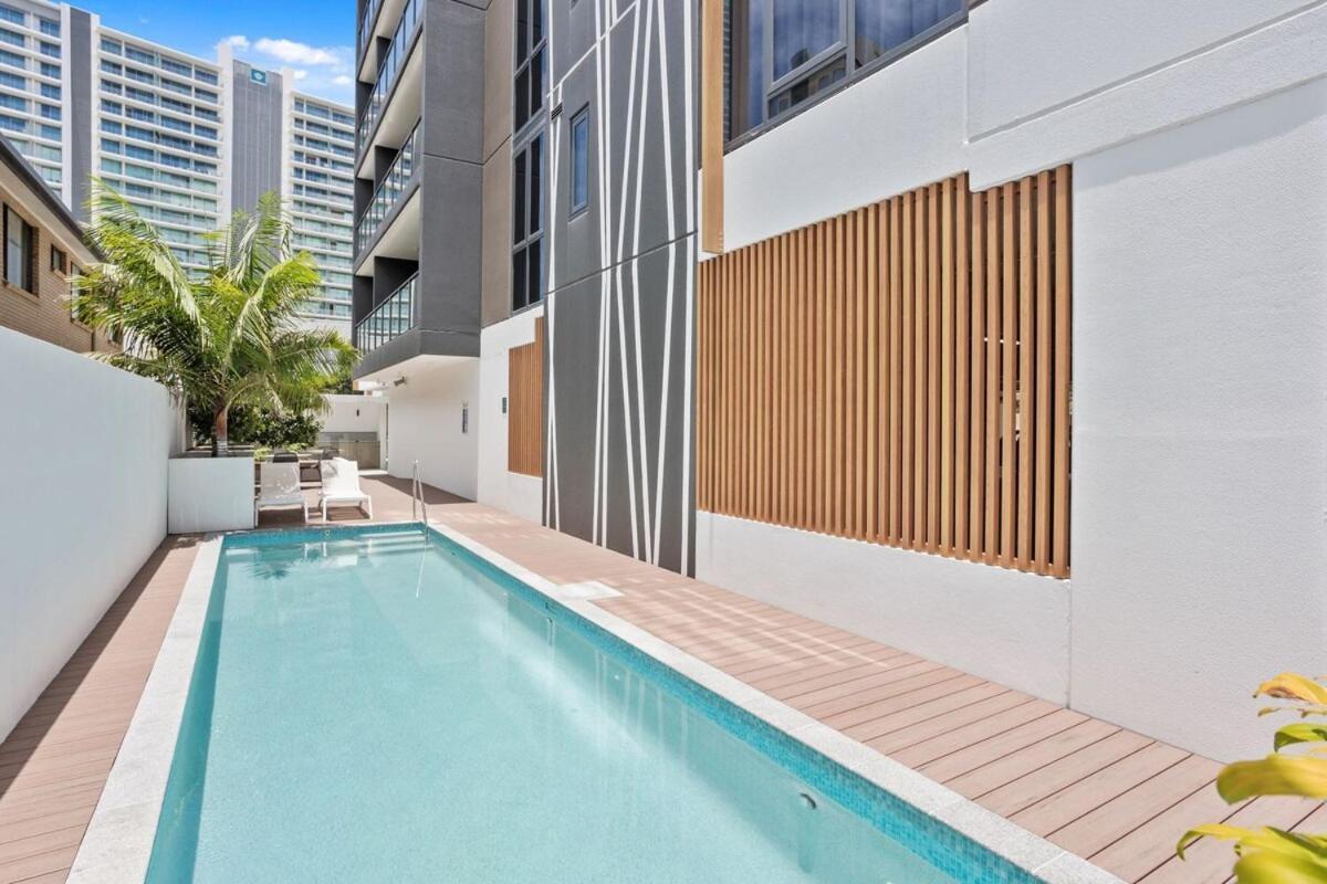 Waterfront Escape At Essentia Gold Coast