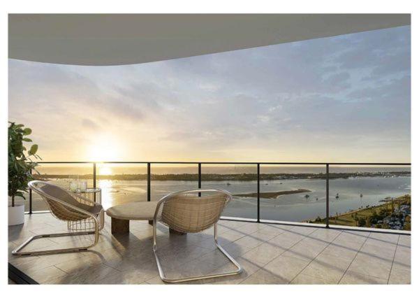 Luxe On The Broadwater Apartment