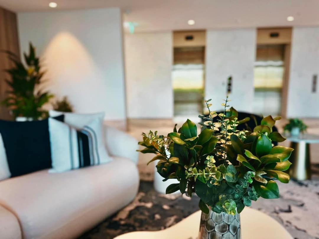 Luxe On The Broadwater * Gold Coast