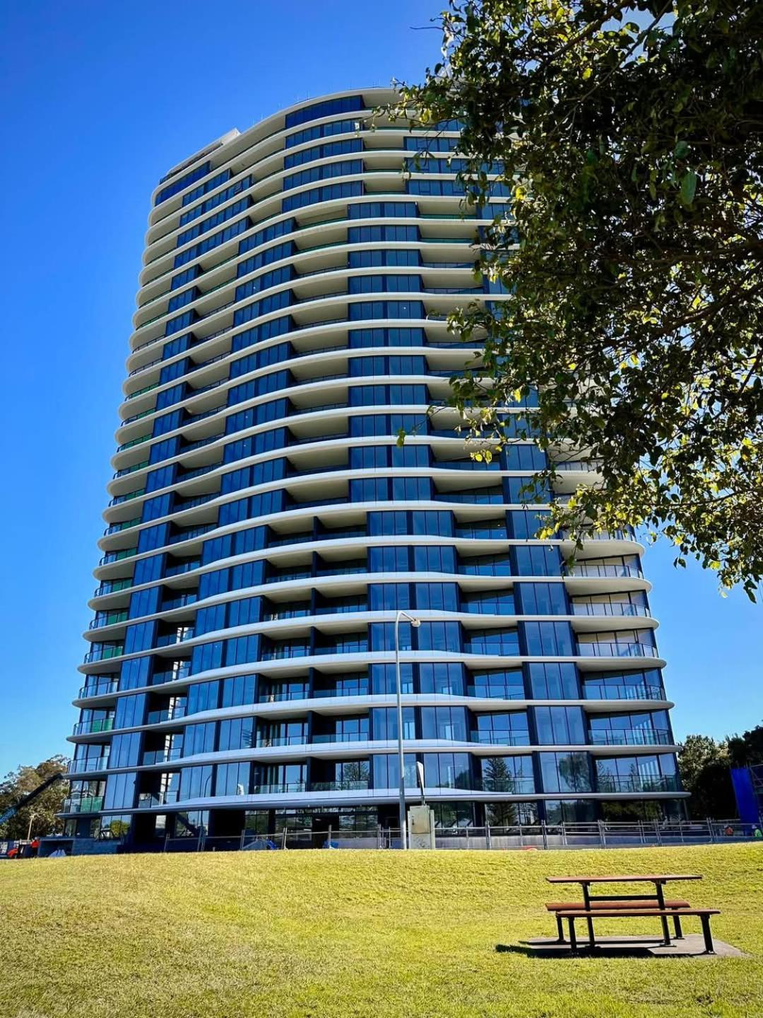 Luxe On The Broadwater Apartment *