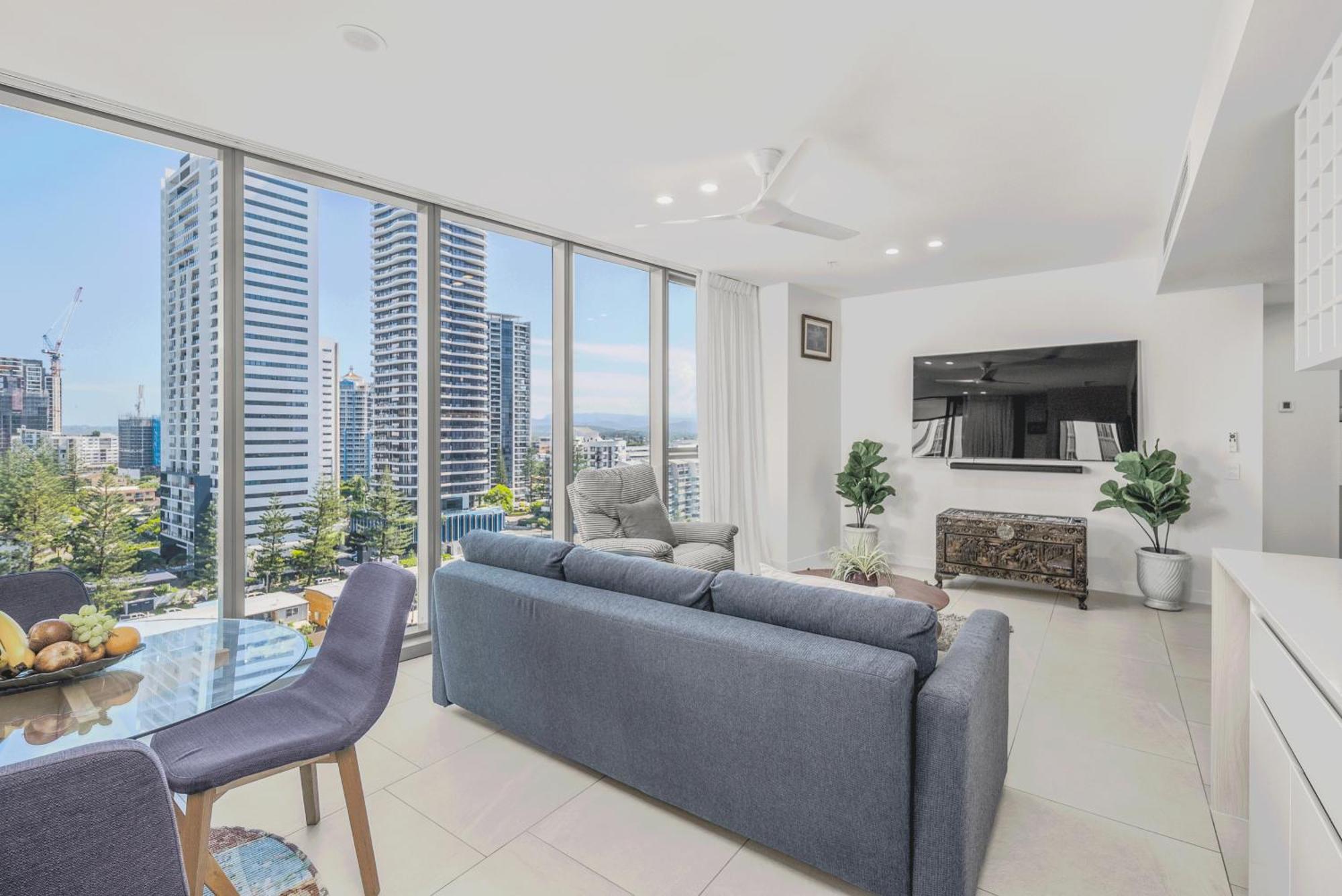 2 Bedroom Ocean-viewing Gold Coast