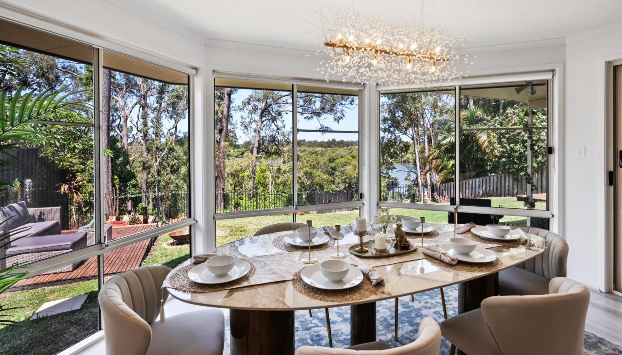 Holiday home 4br Coomera Views! Prime Near Beaches