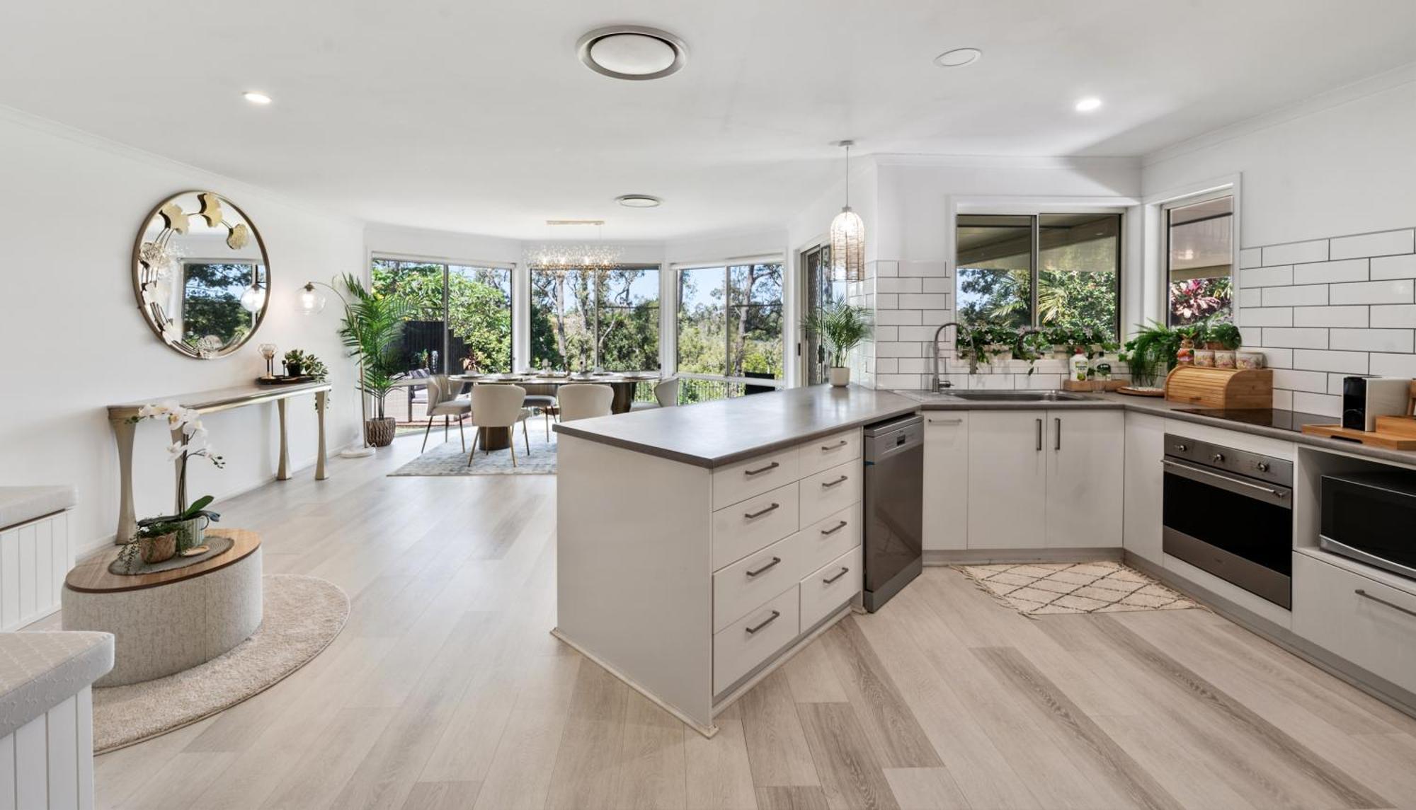 Holiday home 4br Coomera Views! Prime Near Beaches Gold Coast