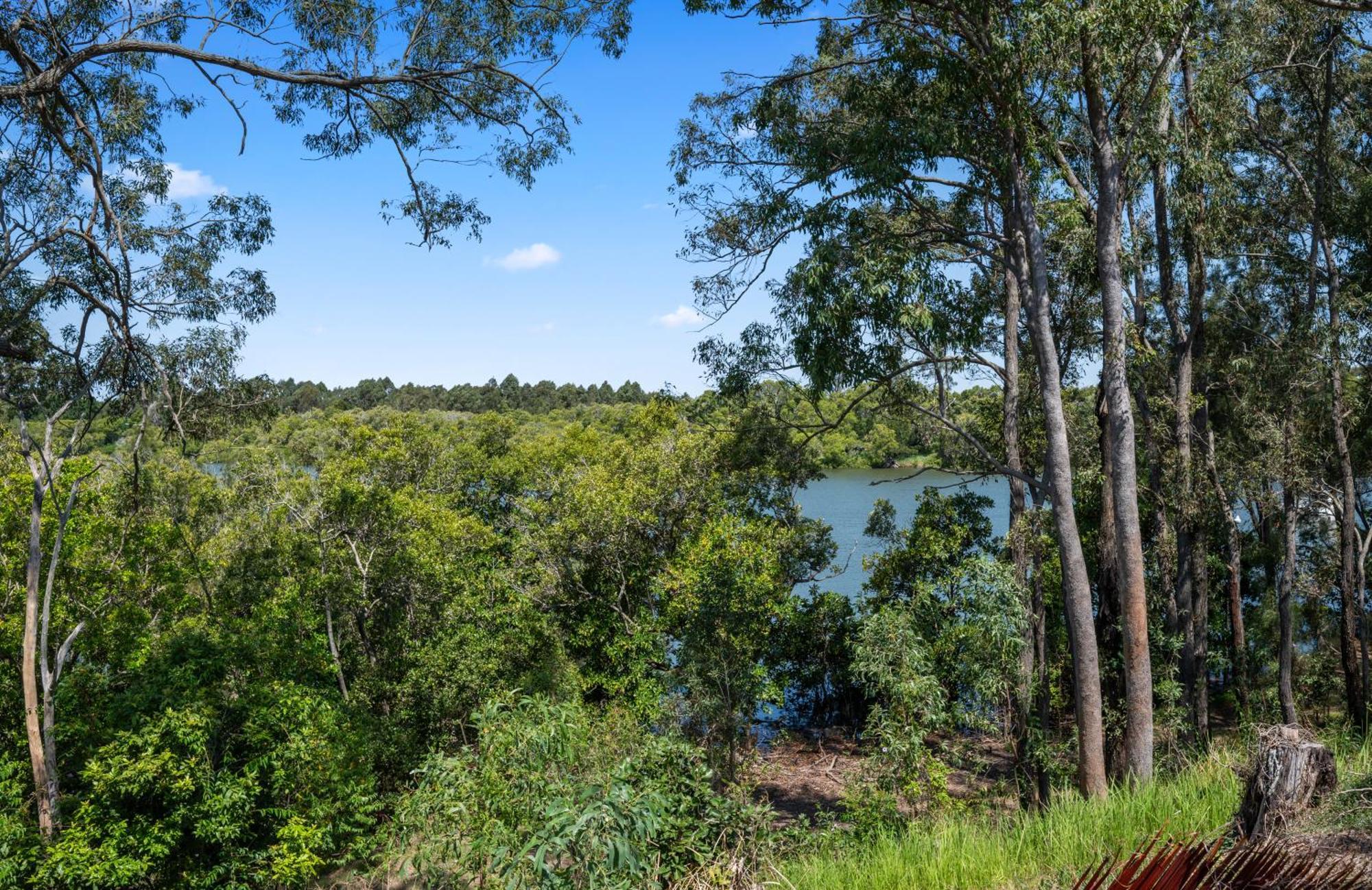 4br Coomera Views! Prime Near Beaches Gold Coast