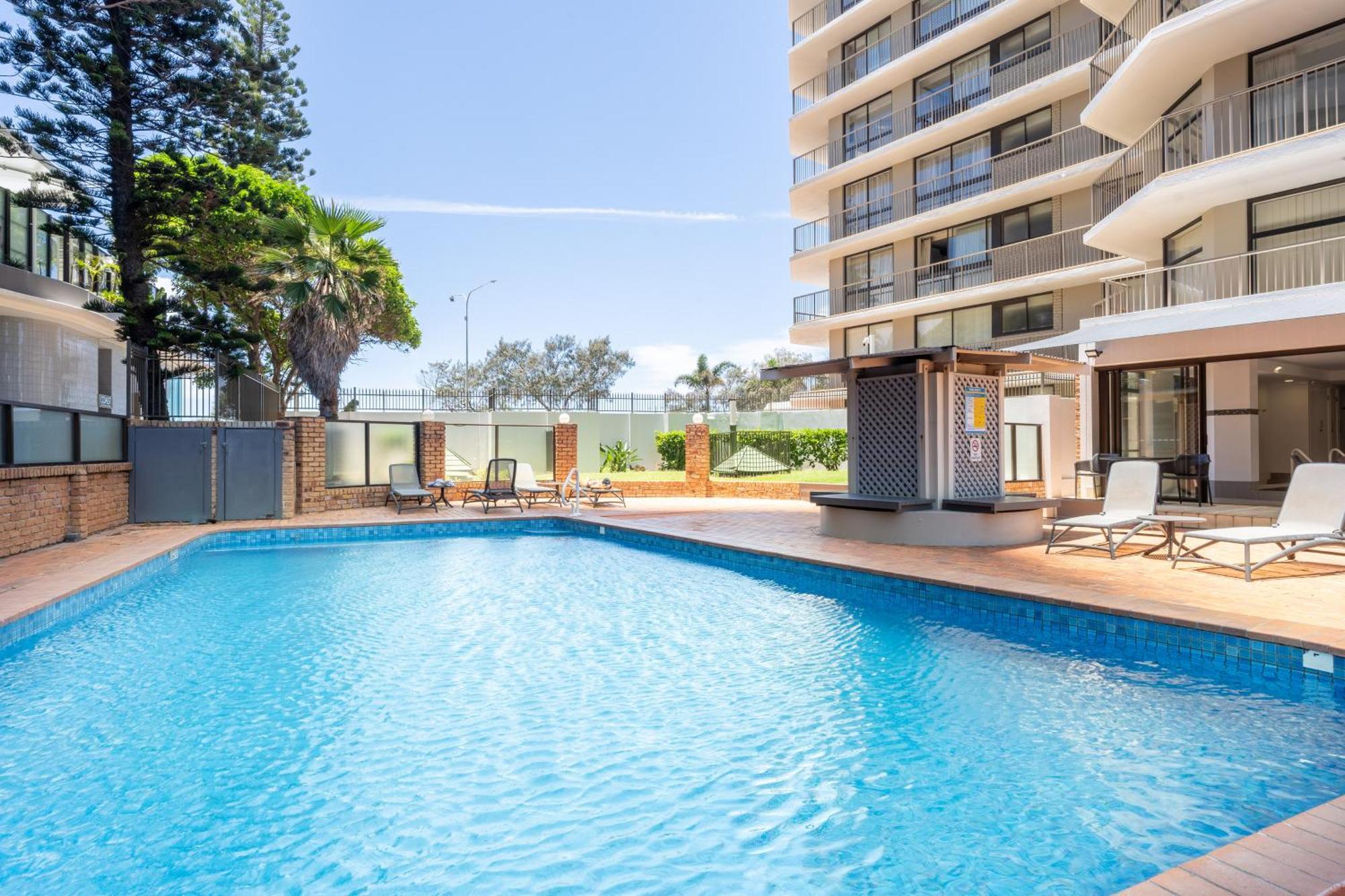 New! Beachfront Bliss 2 Bed 2 Bath Stunning Ocean Views Apartment *