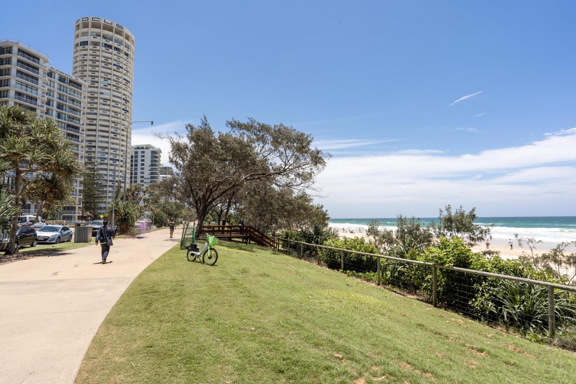 New! Beachfront Bliss 2 Bed 2 Bath Stunning Ocean Views Apartment *