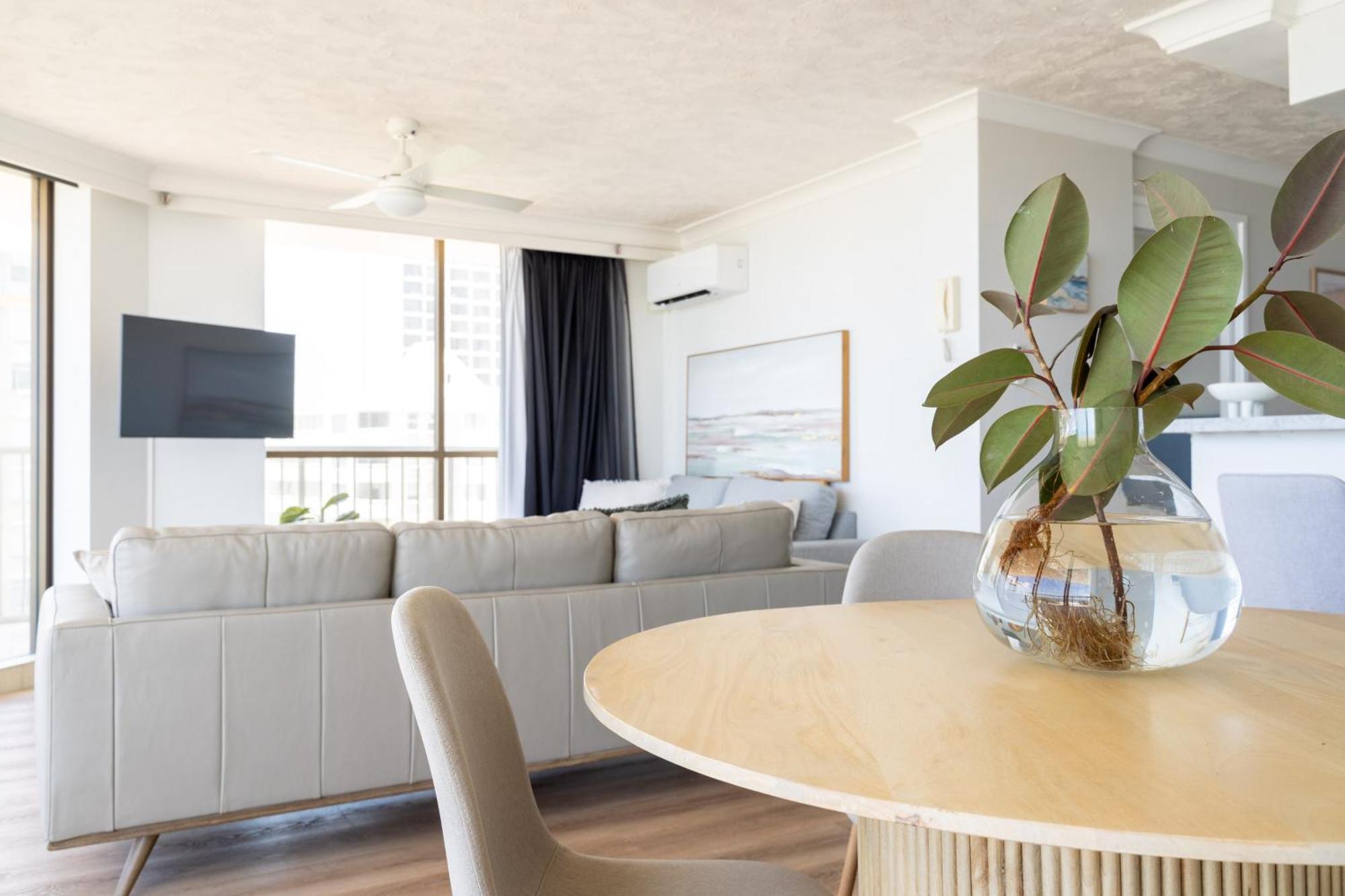 New! Beachfront Bliss 2 Bed 2 Bath Stunning Ocean Views Apartment *
