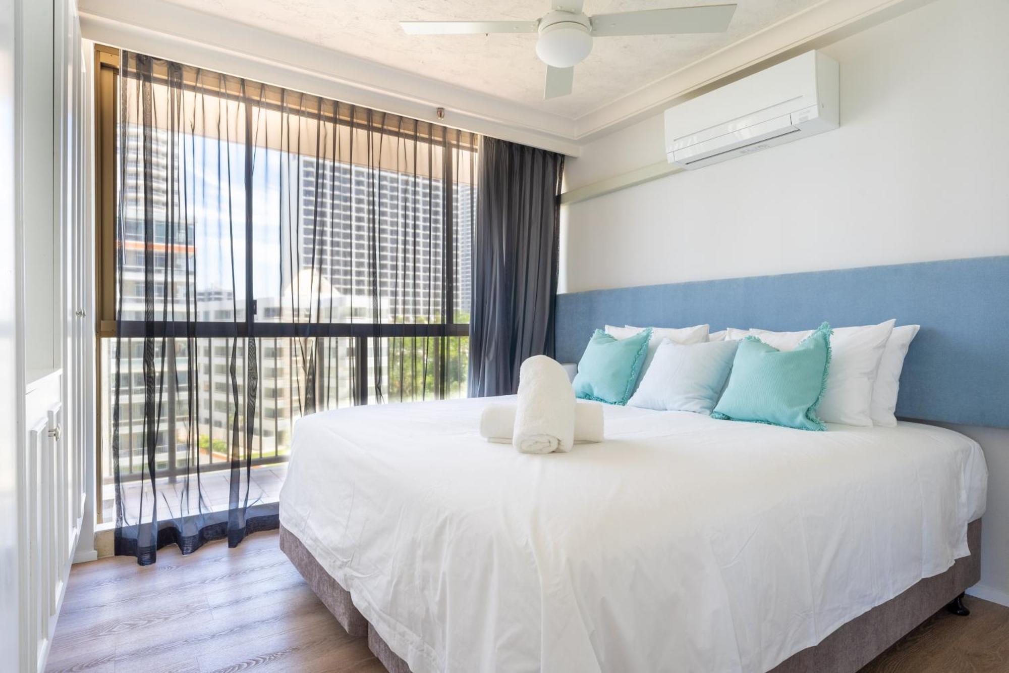 Apartment New! Beachfront Bliss 2 Bed 2 Bath Stunning Ocean Views Gold Coast