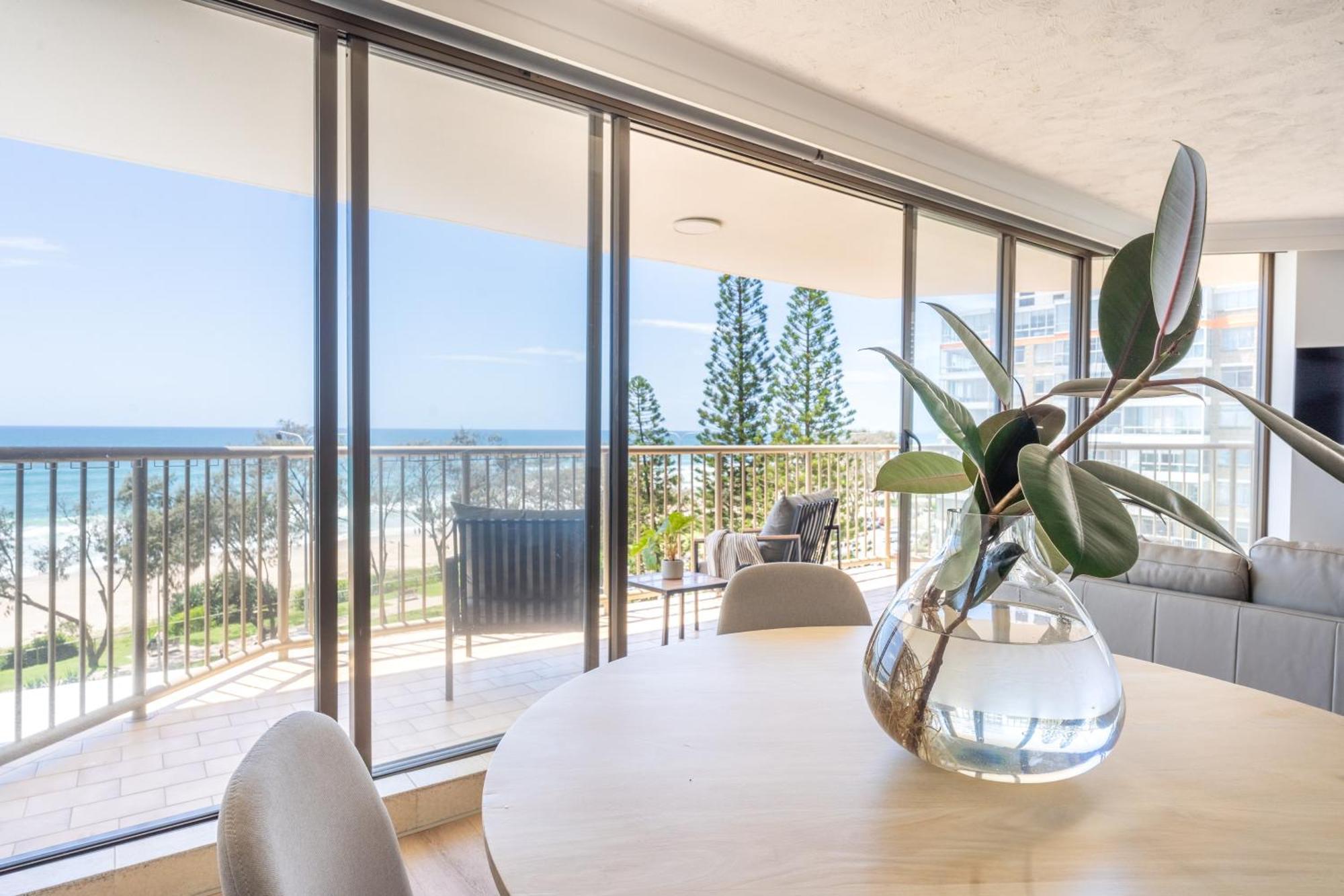 New! Beachfront Bliss 2 Bed 2 Bath Stunning Ocean Views * Gold Coast