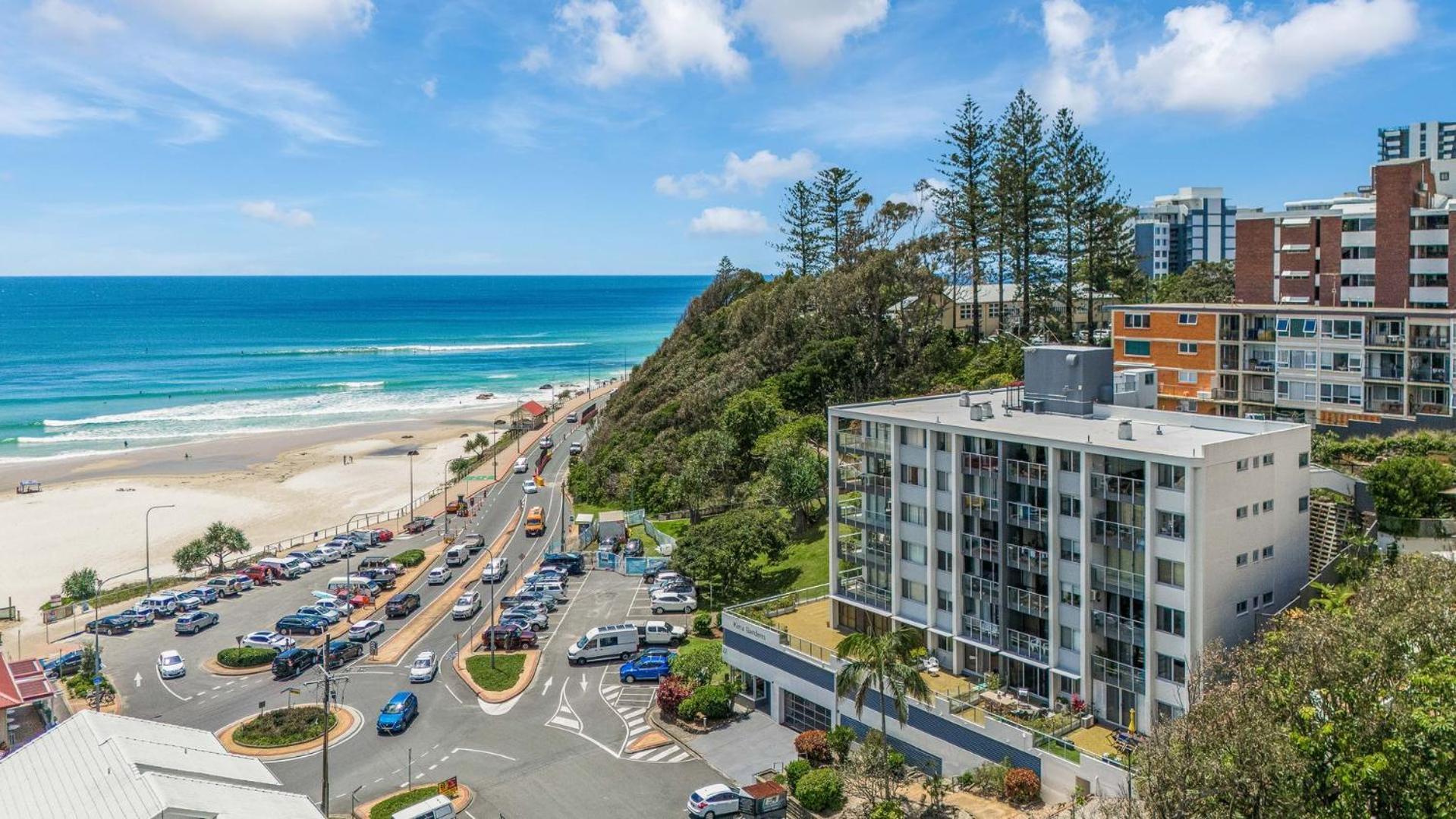 Kirra Gardens Unit 11 Apartment *