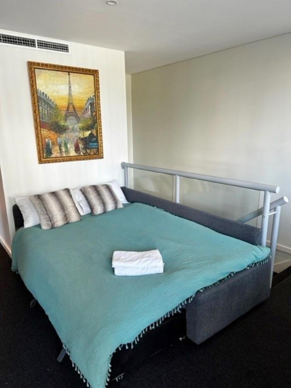 Apartment Elegant Splendor 3 Bedroom With Tram Access