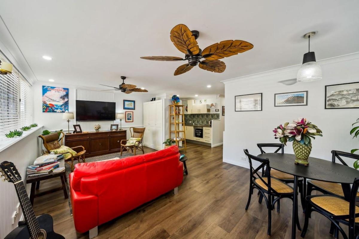 Beachfront Burleigh Getaway! Apartment Gold Coast