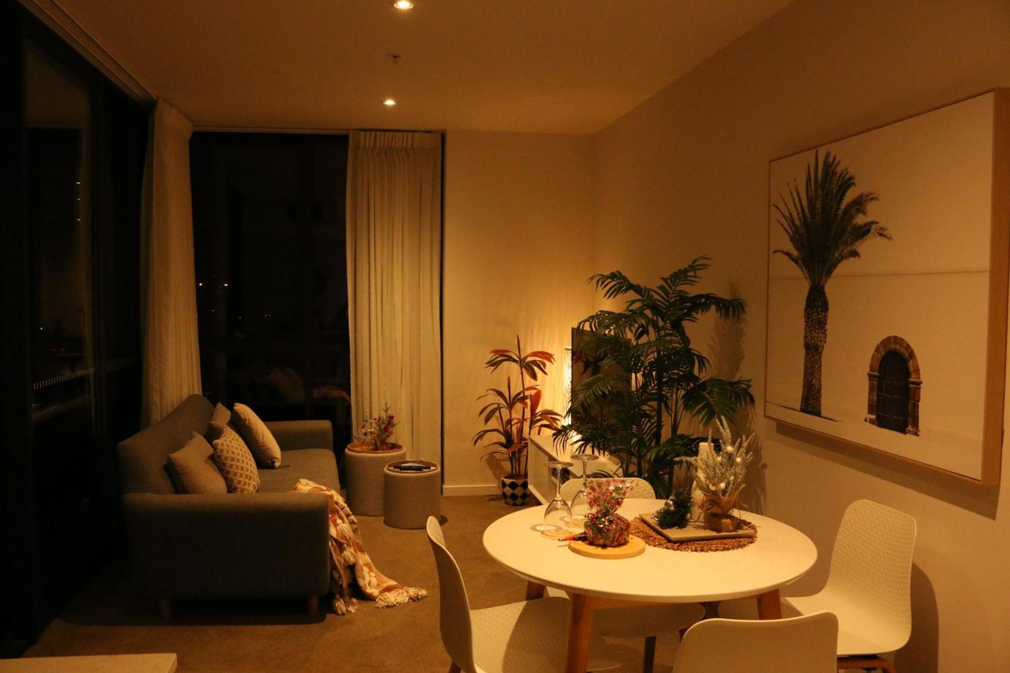 Broadbeach Stunner Modern And Apartment *