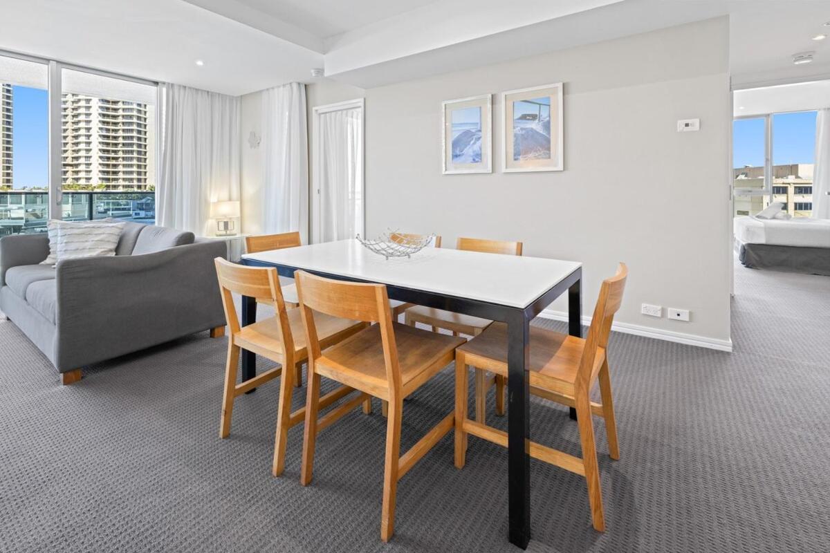 Pool And Ocean Views At The H-residences * Gold Coast