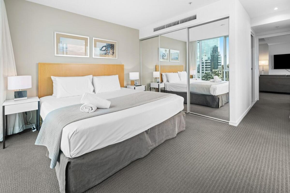 Pool And Ocean Views At The H-residences Gold Coast