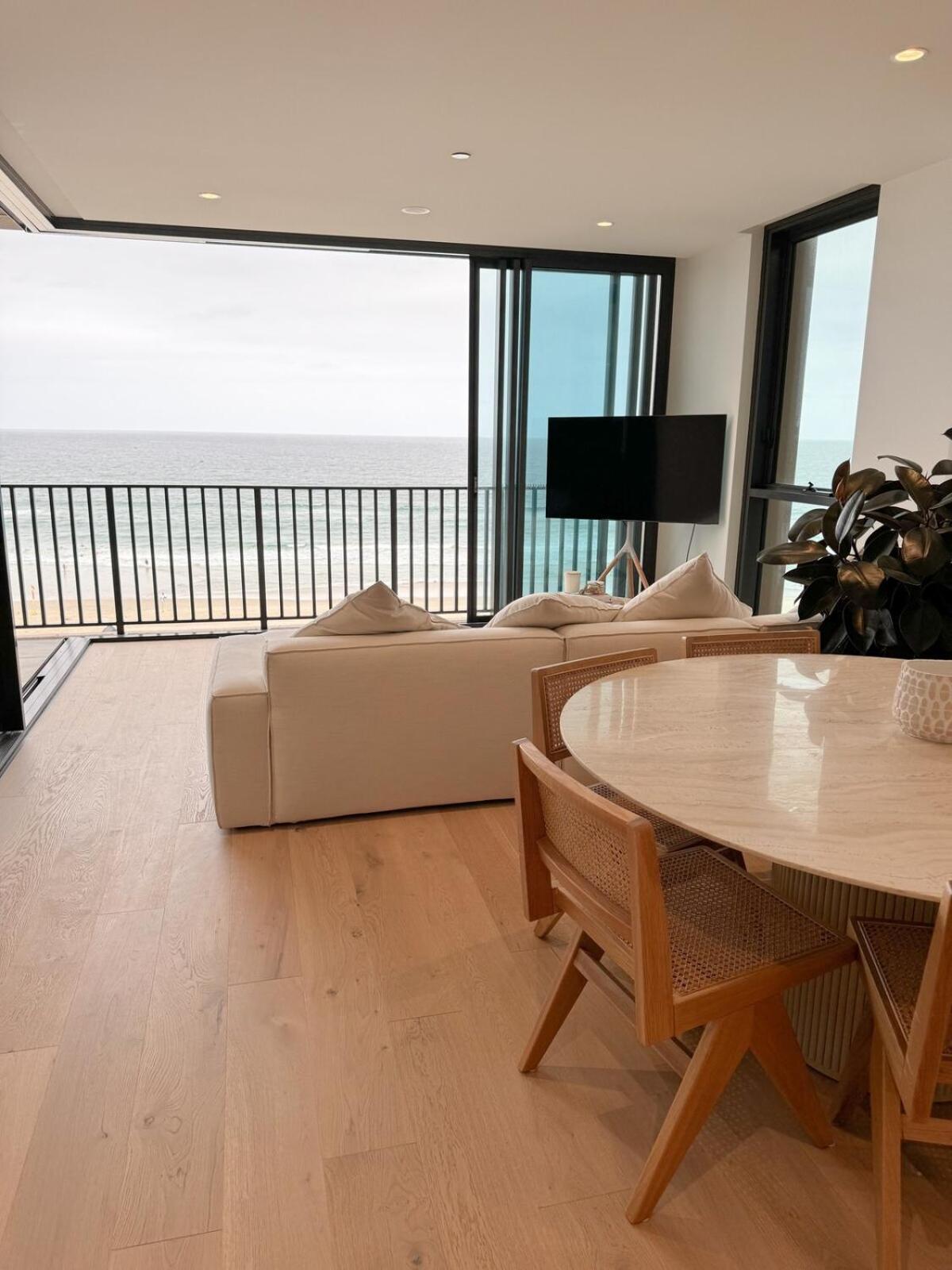 Apartment Style Ocean Front Palm Gold Coast