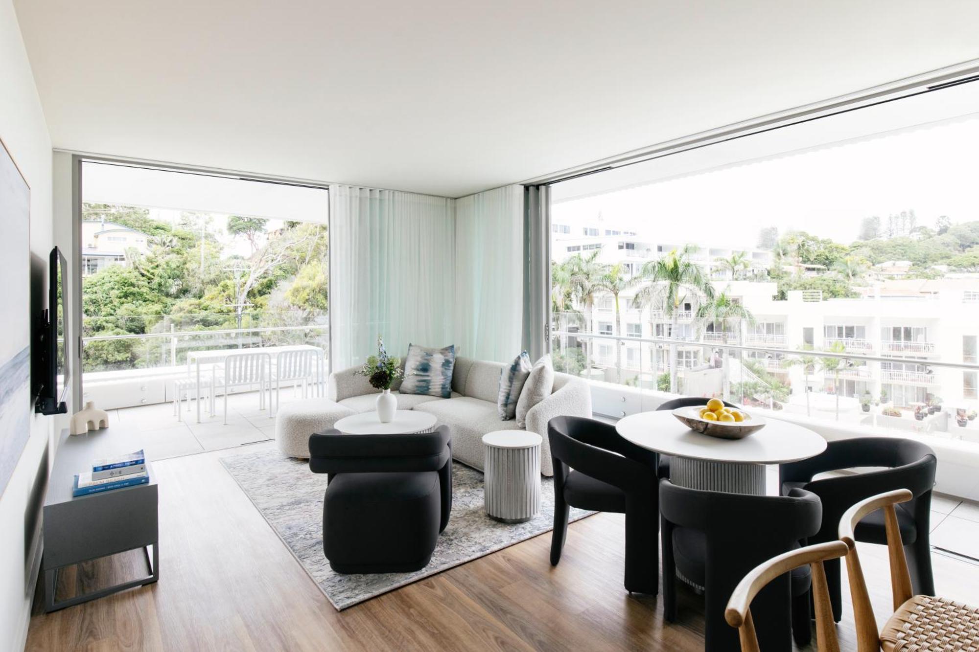Kirra Point Aparthotel *