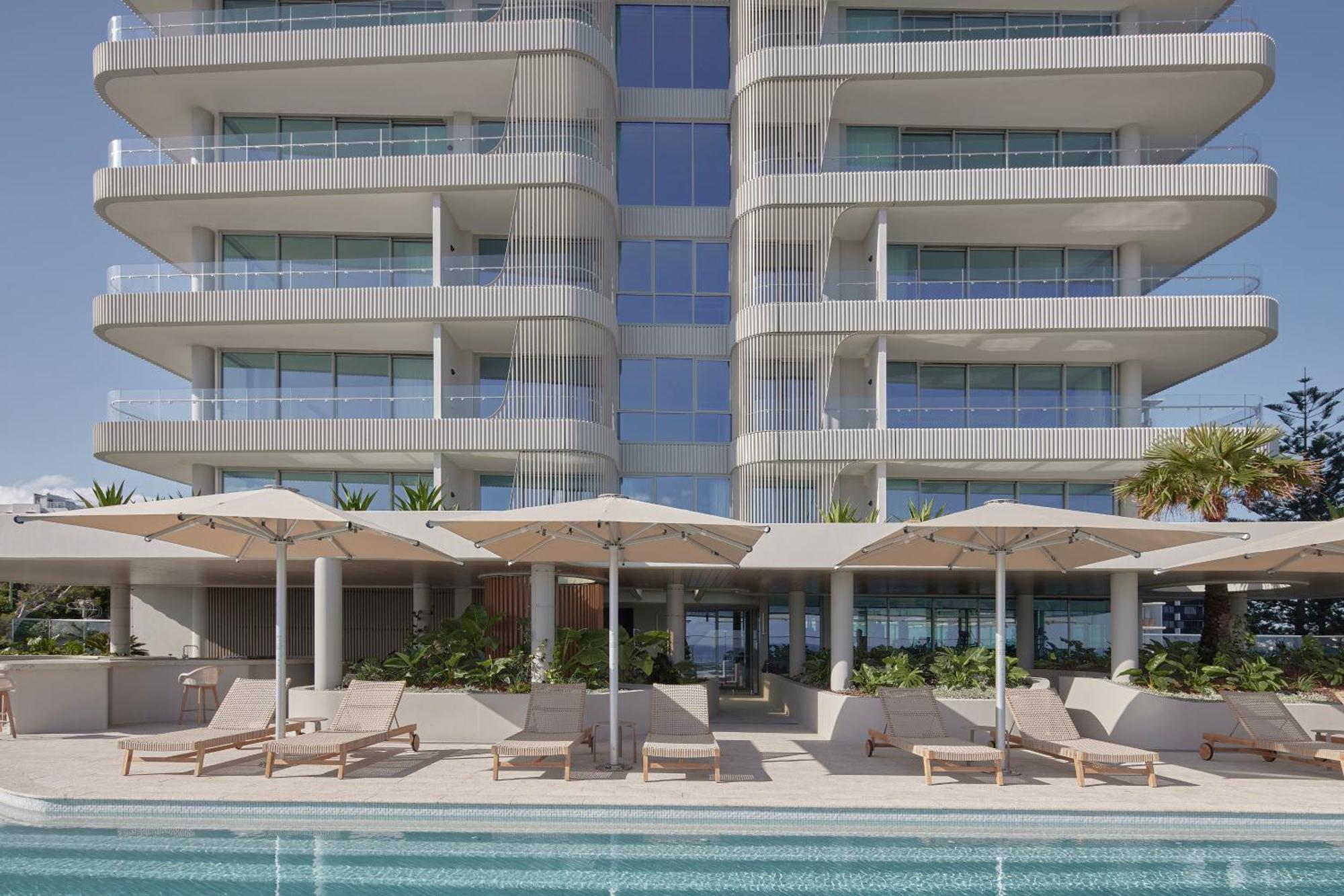 Kirra Point Aparthotel *
