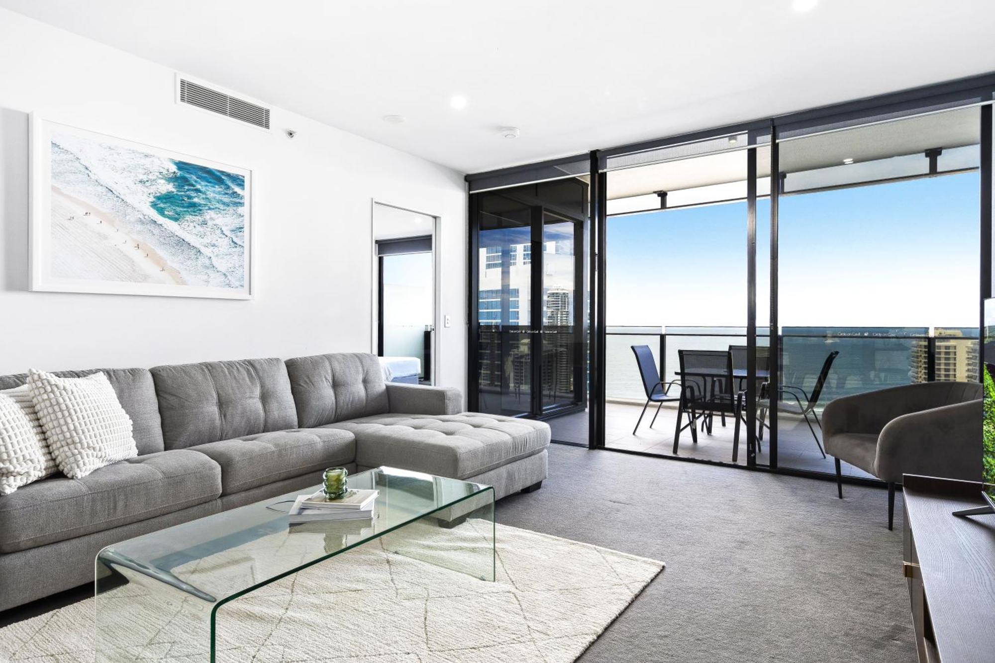 Apartment Circle On Cavill Surfers Paradise Mid Week Madness Deal - Q *
