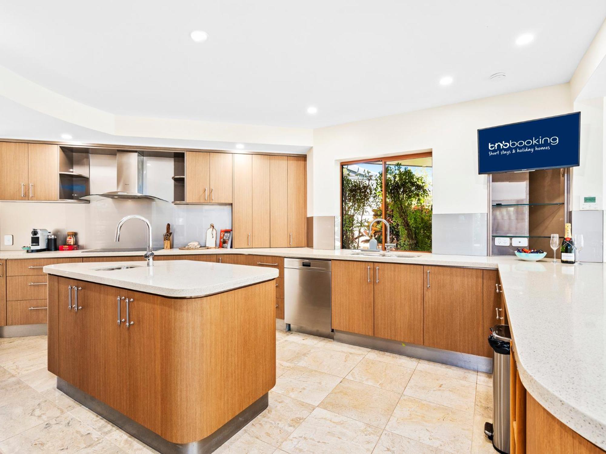 Main River Grandeur Mansion, 5bed, Pool & Sauna Apartment Gold Coast