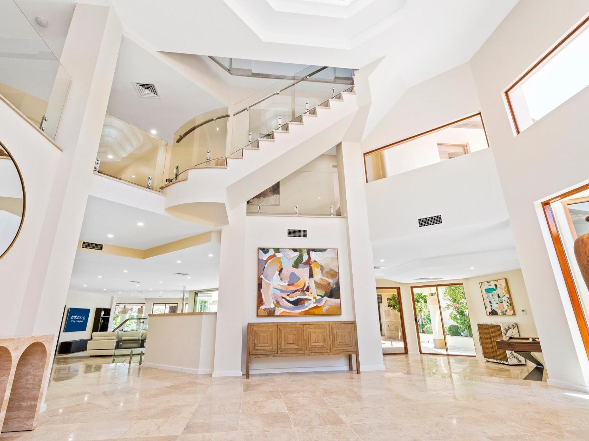 Main River Grandeur Mansion, 5bed, Pool & Sauna Apartment Gold Coast